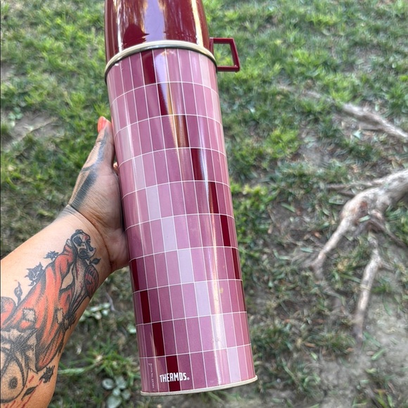 Vintage Thermos Pink and Red Mosaic Vacuum Flask hot/cold liquids eguc - Picture 8 of 14